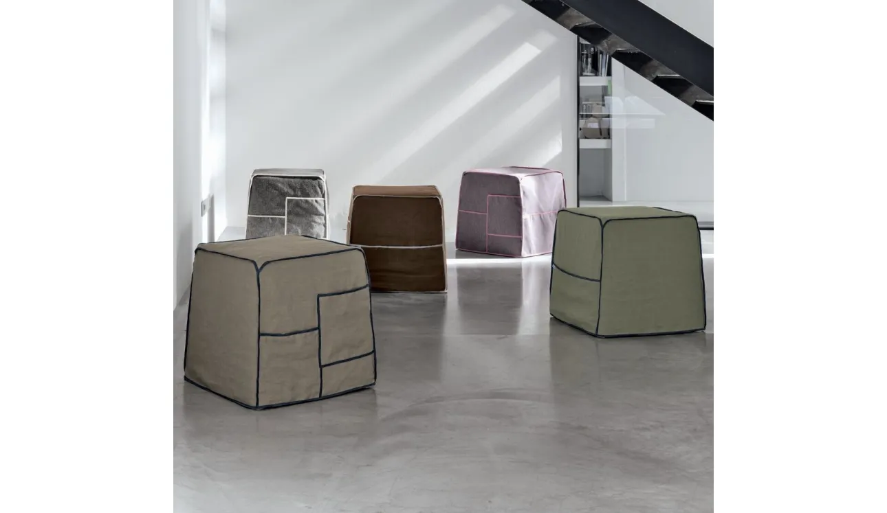 Pouf Cookie rivestito in tessuto di Tomasella