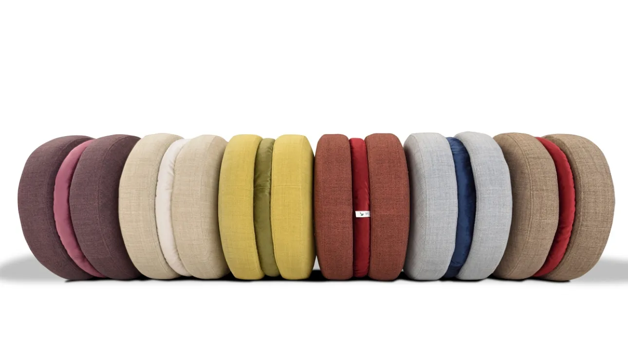 Pouf di design in tessuto Macarons di Calia
