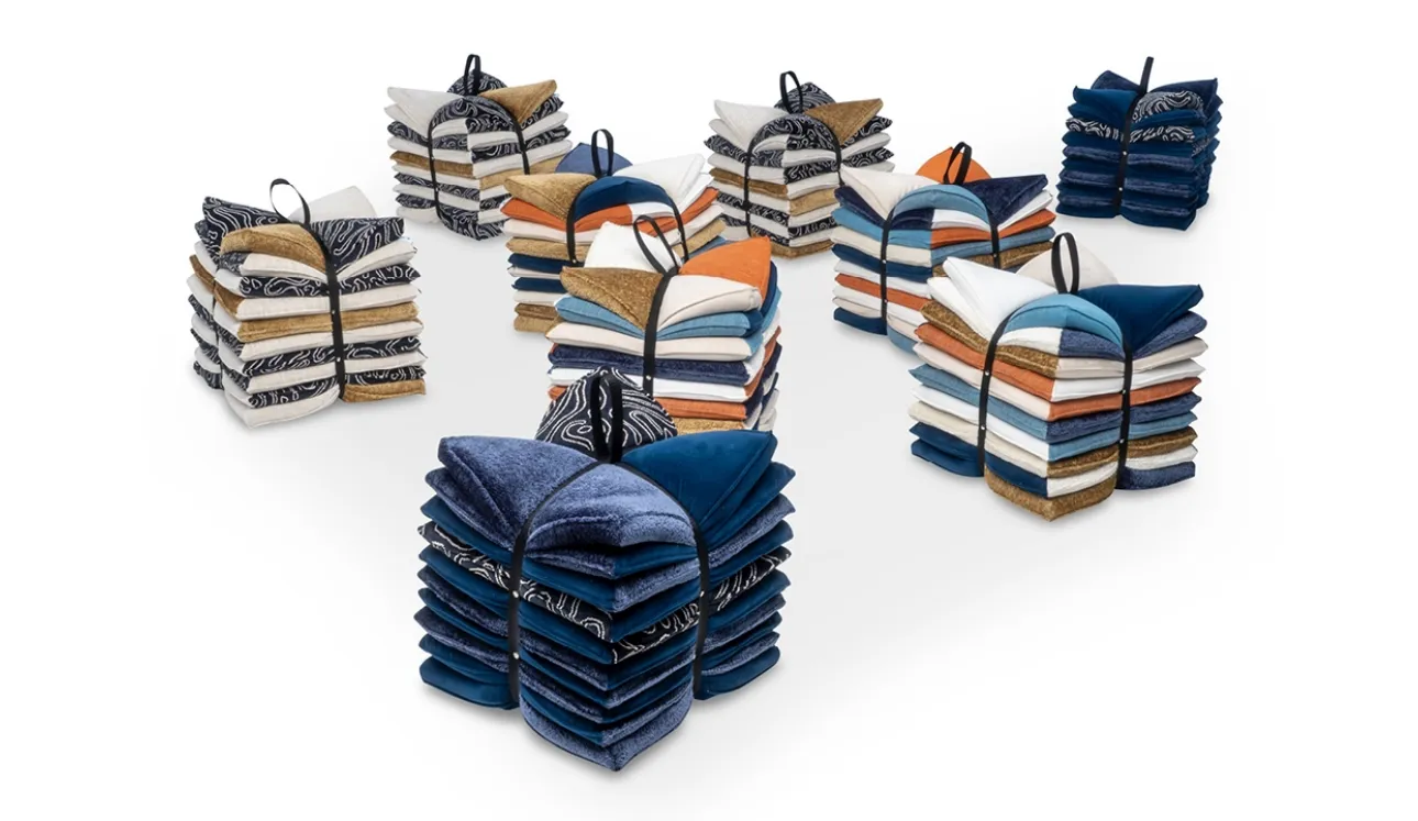 Pouf di design in tessuto U' Strozz di Calia
