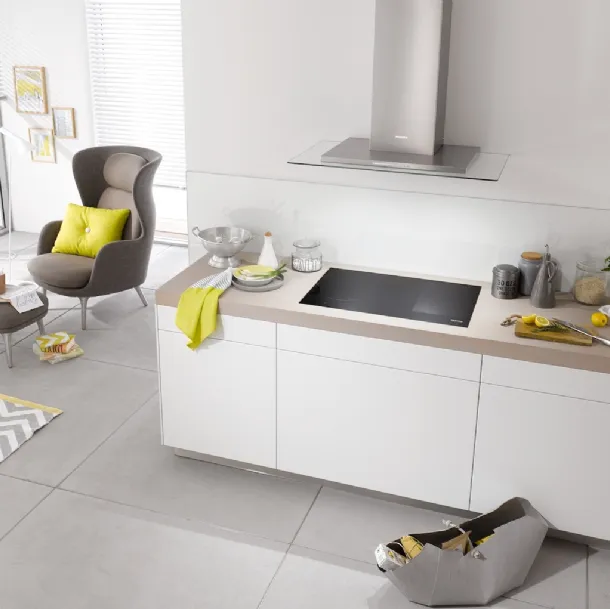 Cappa Aspirante DA 5798 W Next Step a parete con illuminazione Led di Miele