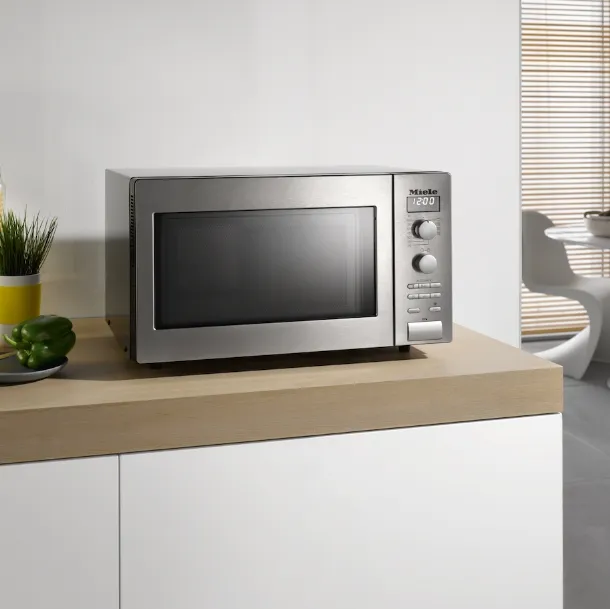 Forno a Microonde con Grill M 6012 SC con programmi automatici di Miele
