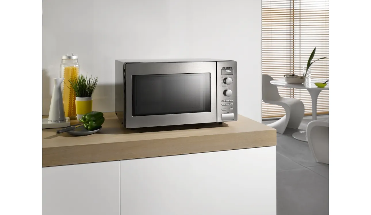 Forno a Microonde con Grill M 6012 SC con programmi automatici di Miele