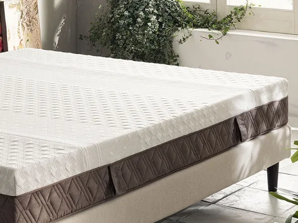 Materasso con fodera imbottita Memopure Plus in memory foam di Doimo Armonie del Sonno