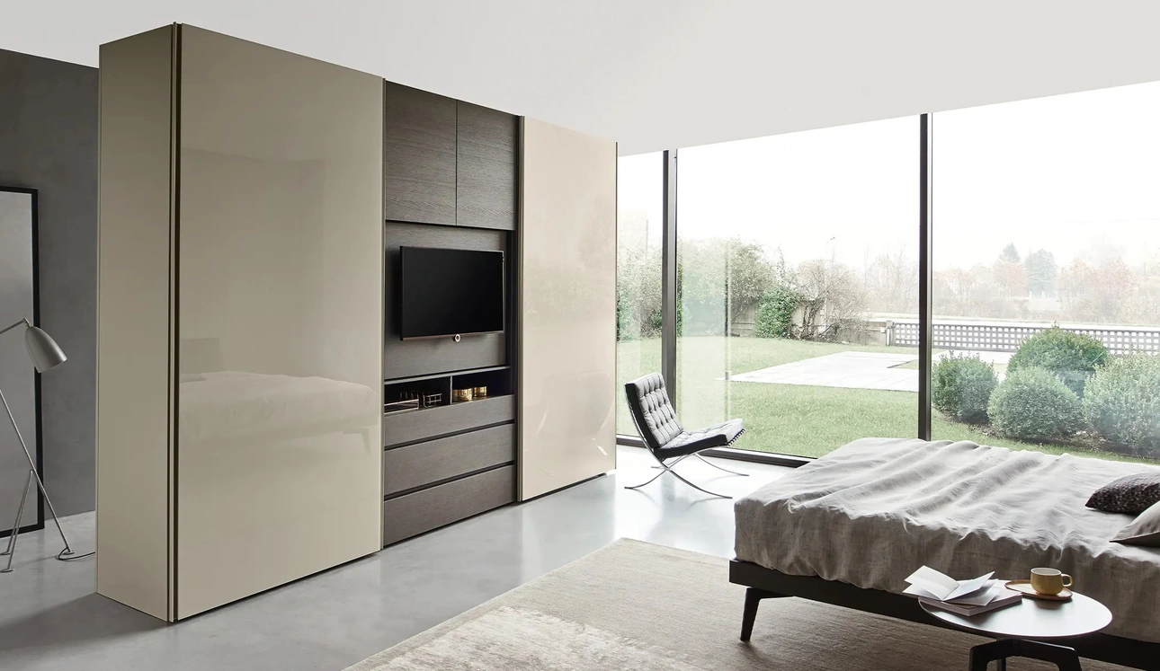 Armadio Odeon Scorrevole in laccato lucido di Sangiacomo