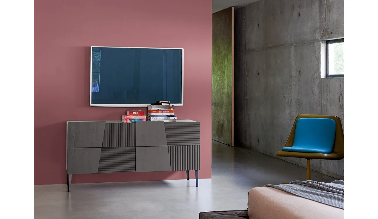 Comò Design in Rovere massello laccato di Devina Nais