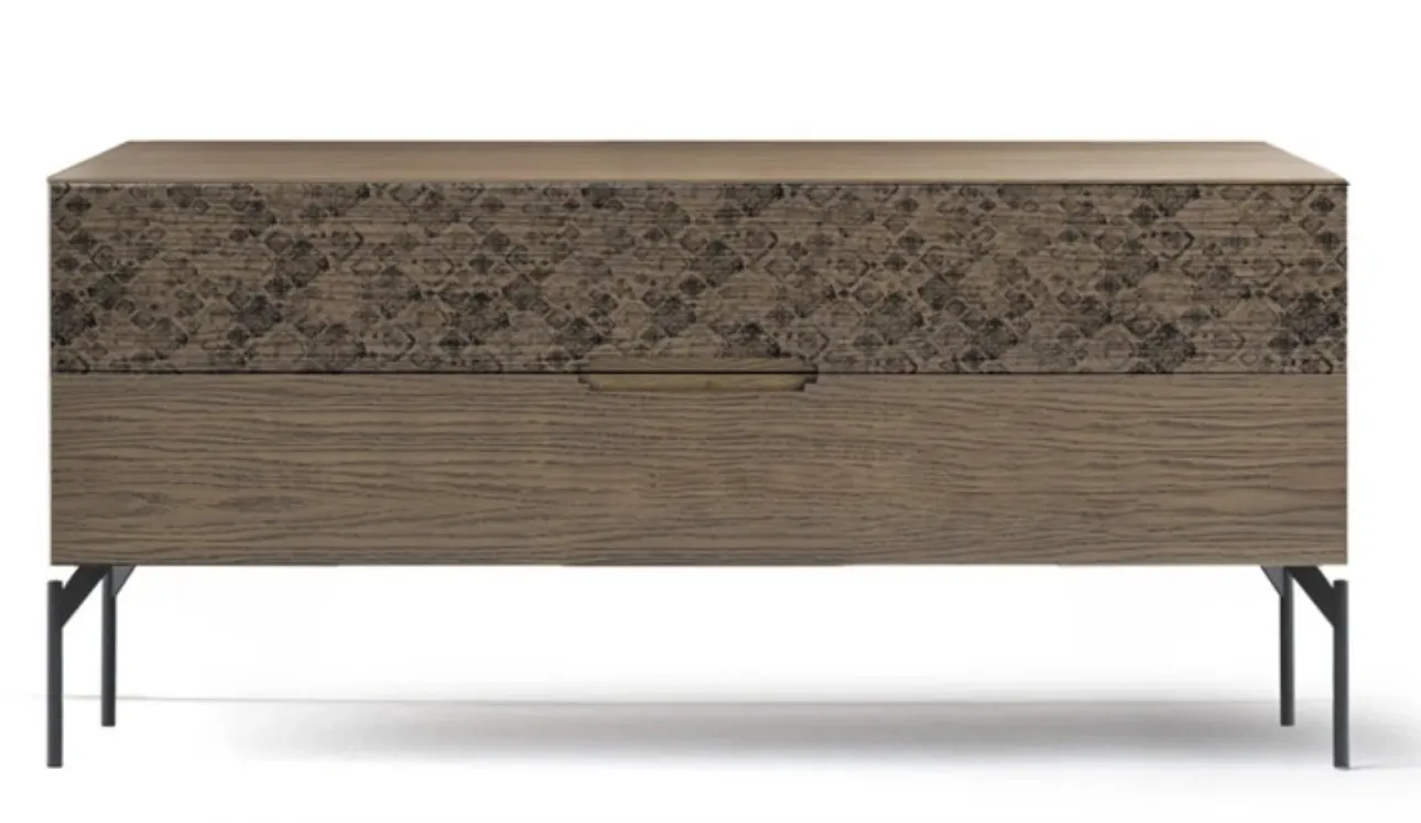 Comò Icon's 101 Damasco in legno con stampa decorativa di Devina Nais