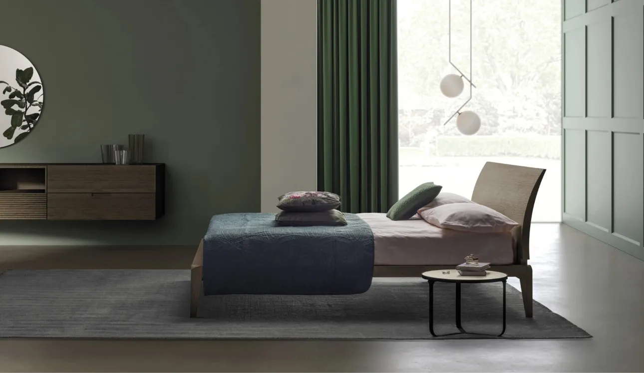 Letto in legno con testiera Shark di Devina Nais