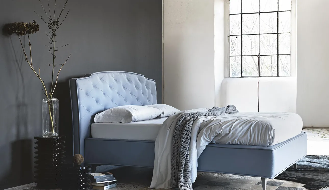 Letto in tessuto imbottito Frank di Noctis