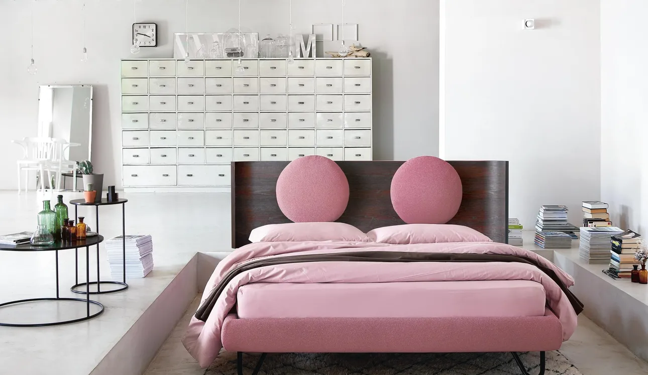 Letto Hugh One con testiera in Noce di Noctis
