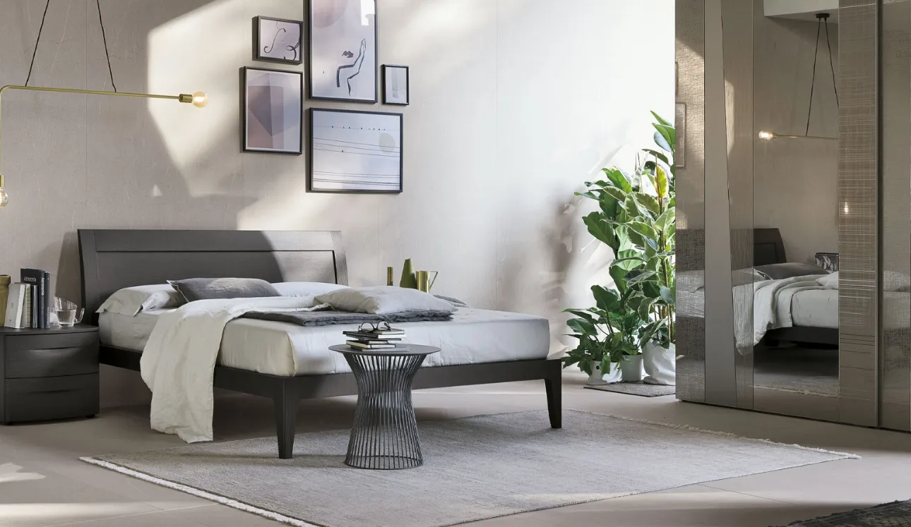 Letto in rovere carbone con testiera Riviera di Tomasella