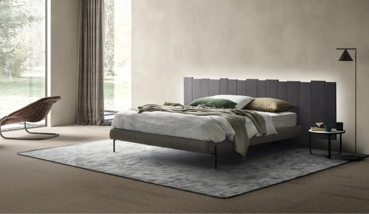 Letto Urban Ranch con testiera sospesa di Devina Nais
