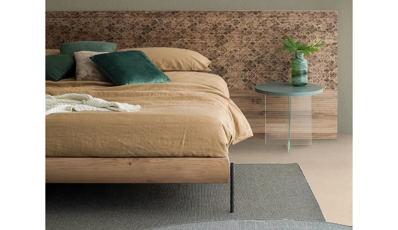 Letto Zen Elegance Grey con testiera decorata di Devina Nais