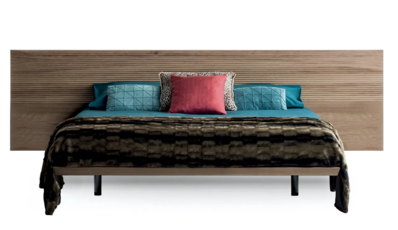 Letto Zen con testiera sospesa di Devina Nais
