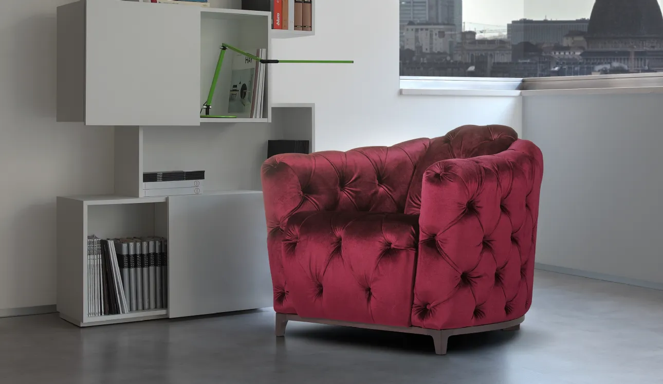 Poltroncina in microfibra lavorazione capitonné Deliziante di Calia