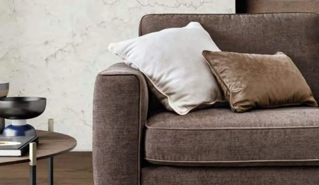 Divano lineare Russel di Le Comfort