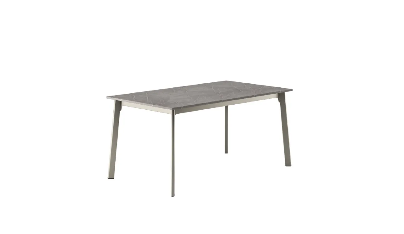 Tavolo Ares con piano in laminato e base in metallo di Veneta Cucine