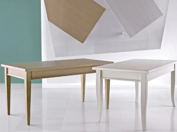 Tavolo Classico con piano impiallacciato e struttura in massello e Tradizione di Veneta Cucine