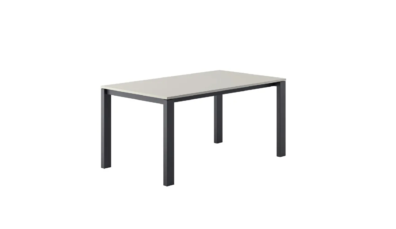 Tavolo Sinfonia con piano in laminato e struttura in metallo di Veneta Cucine