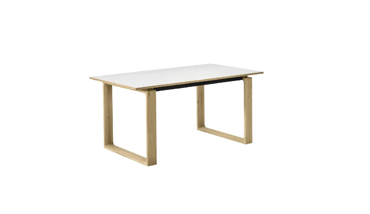 Tavolo Brosc con top in laminato e base in legno massello di Veneta Cucine