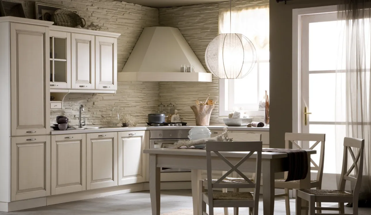 Cucina Classica angolare Memory 02 in legno laccato Bianco Antico di Veneta Cucine