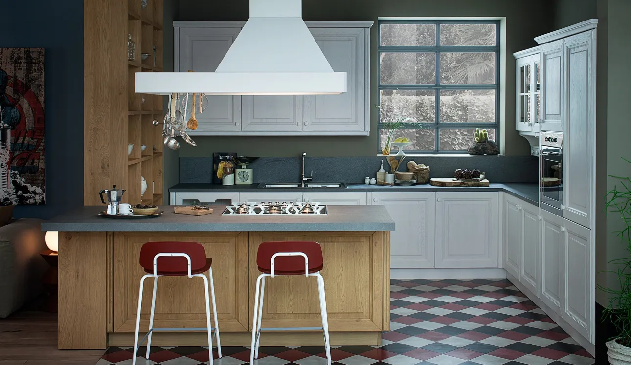 Cucina Classica con penisola Pavese 06 in Frassino laccato Bianco e Rovere naturale  di Veneta Cucine
