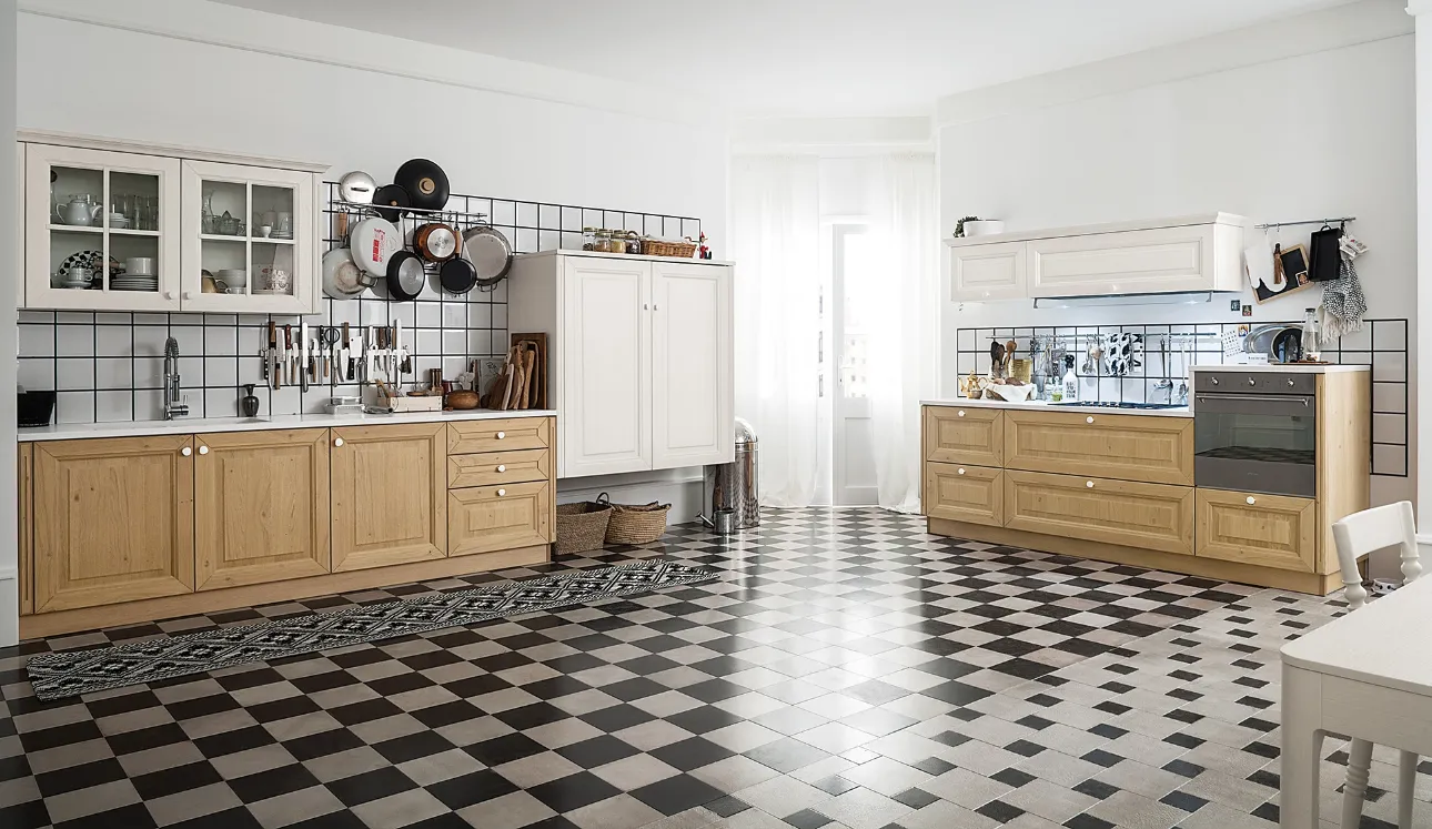 Cucina Classica ad angolo Pavese 04 in Rovere Naturale e Frassino laccato Bianco di Veneta Cucine