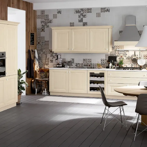 Cucina Classica lineare Pavese in Frassino laccato Marsiglia di Veneta Cucine