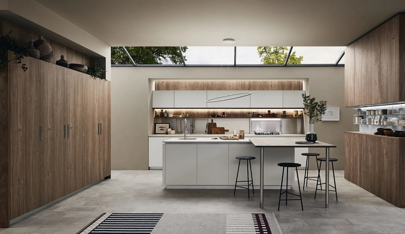 Cucina Moderna Lounge con isola in laccato Bianco Puro e Noce Nodoso di Veneta Cucine