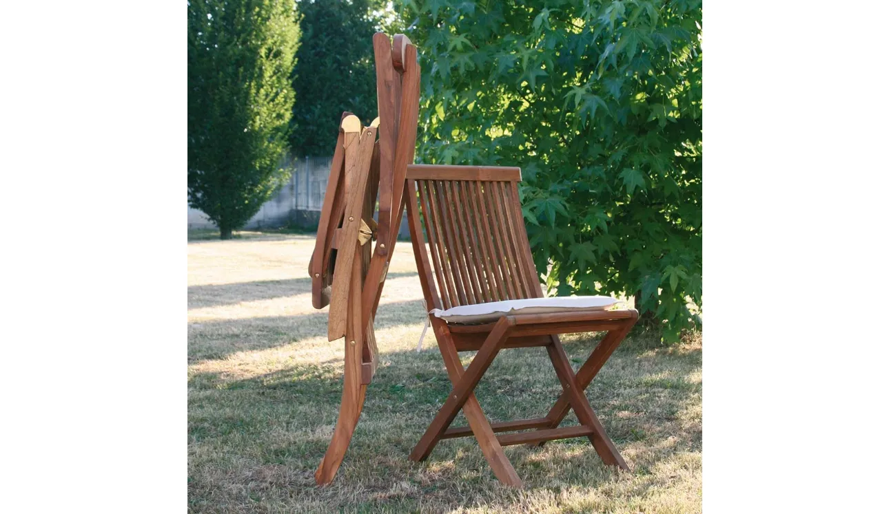 Sedia pieghevole in legno massello di teak indonesiano con finitura olio naturale Folding Chair di La Seggiola