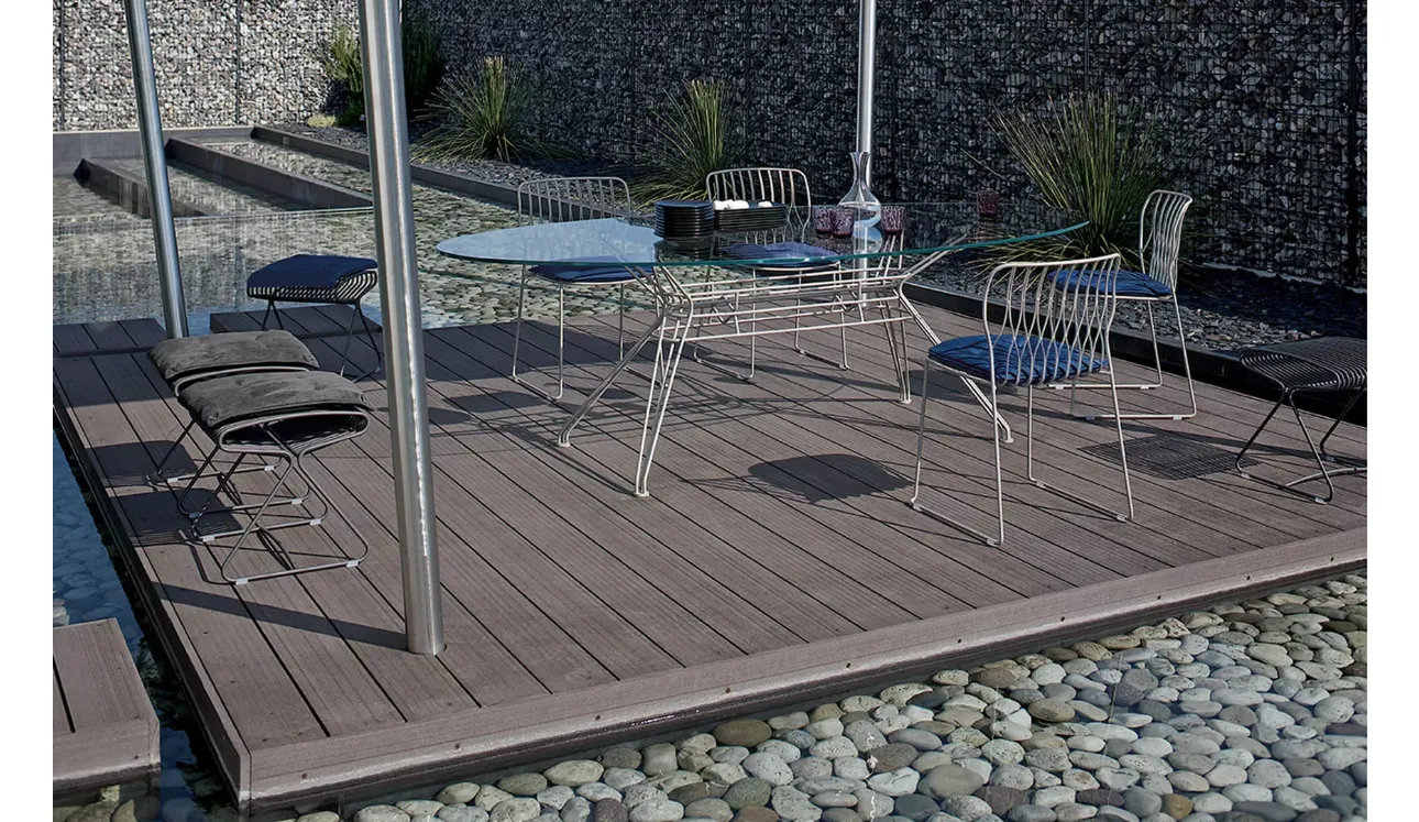 Sedia da giardino impilabile Freak Outdoor con struttura in acciaio laccato di Bontempi