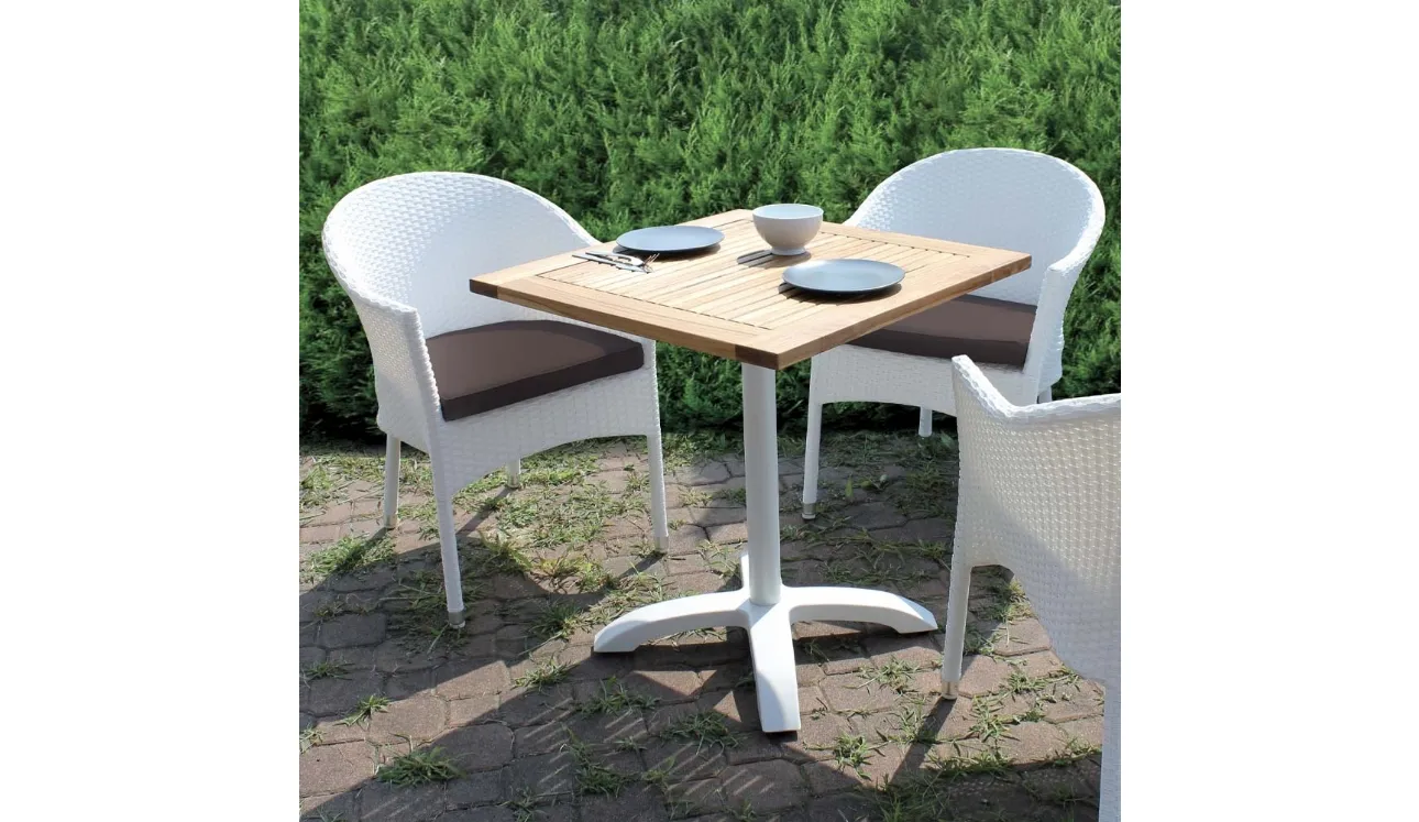 Poltroncina da giardino Greenfield con struttura in alluminio rivestita in fibra di polipropilene intrecciata a mano di La Seggiola