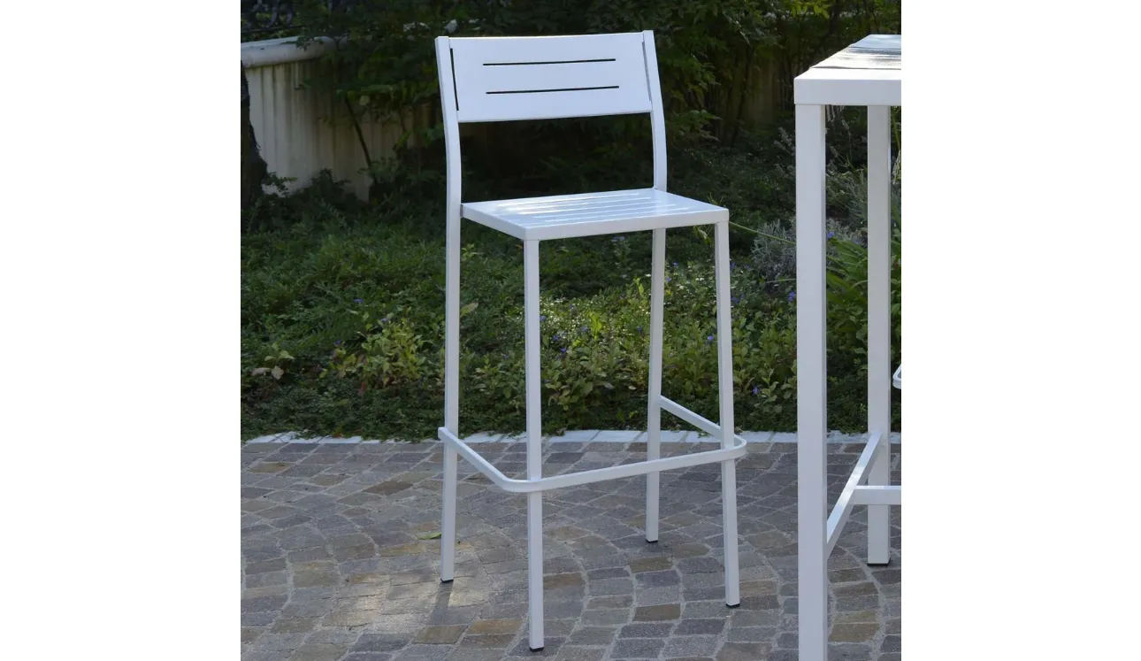 Sgabello da giardino Out Metal alto in acciaio zincato e verniciato poliestere per esterni di La Seggiola