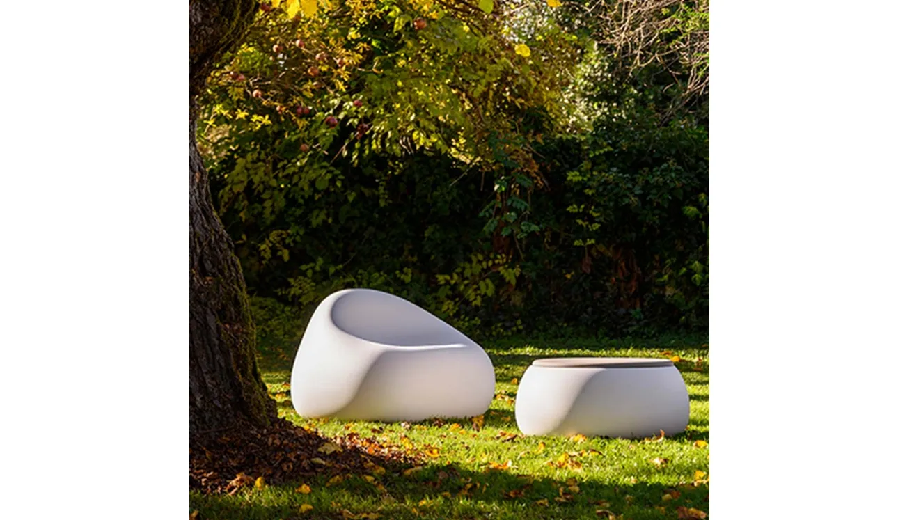 Poltrona di design Stone-P in polipropilene bianco di La Seggiola
